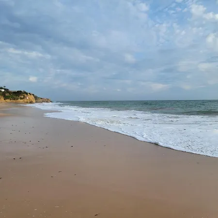 Apartamento Newly Remodeled 2bd Brilliant Oura Strip 9min Albufeira