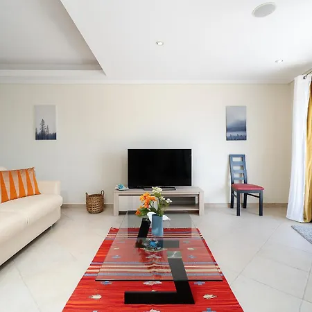 Apartamento Newly Remodeled 2bd Brilliant Oura Strip 9min Albufeira