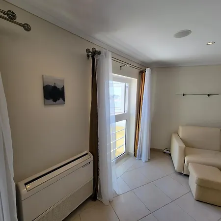 Newly Remodeled 2bd Brilliant Oura Strip 9min Albufeira