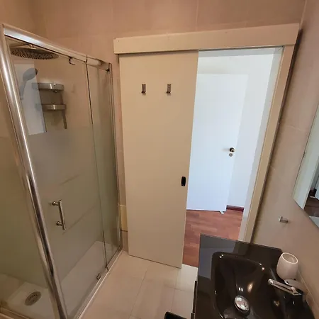 Newly Remodeled 2bd Brilliant Oura Strip 9min Apartment *