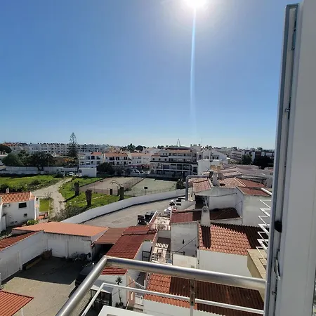 Newly Remodeled 2bd Brilliant Oura Strip 9min *