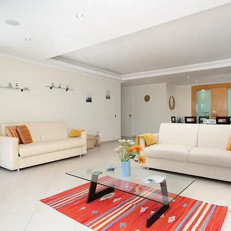 Newly Remodeled 2bd Brilliant Oura Strip 9min Apartment