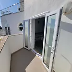 Newly Remodeled 2bd Brilliant Oura Strip 9min Apartman