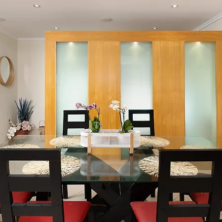 Newly Remodeled 2bd Brilliant Oura Strip 9min * アルブフェイラ